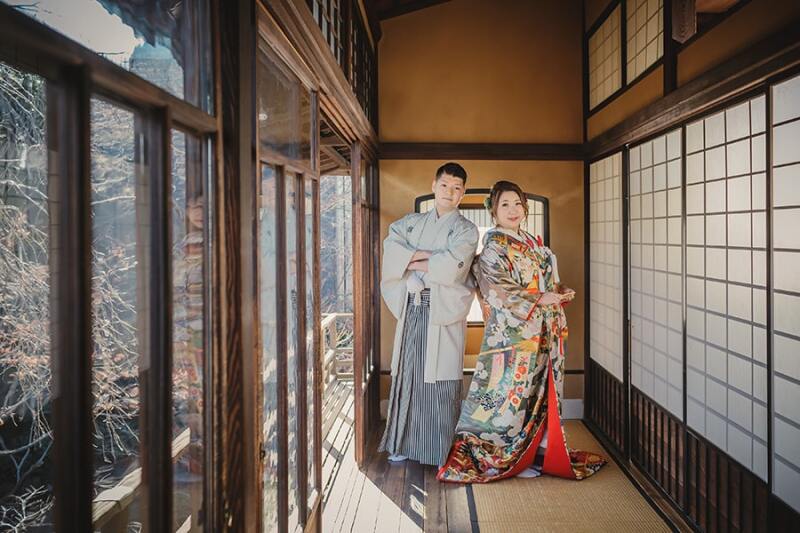 フォーマルな立ち姿も