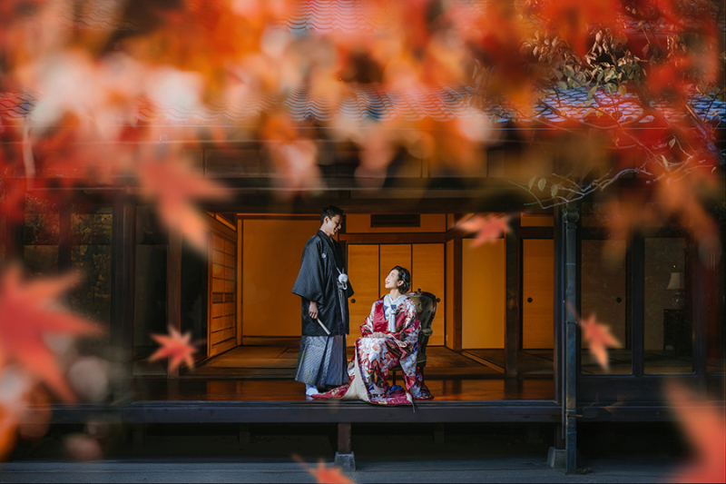 会場の椅子を利用して