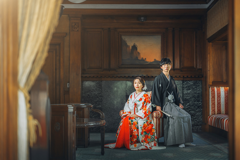 会場の椅子を利用して