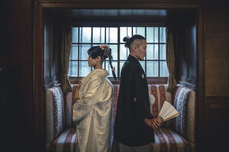 背中合わせショット