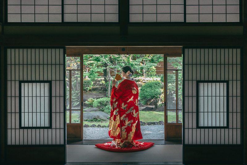 和装の後ろ姿ショット