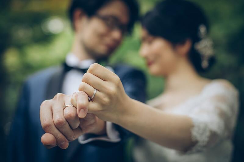 指輪の写真も印象的に