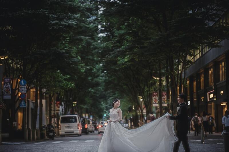 歩いているポーズも可愛い!