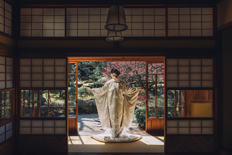 後ろ姿も美しく