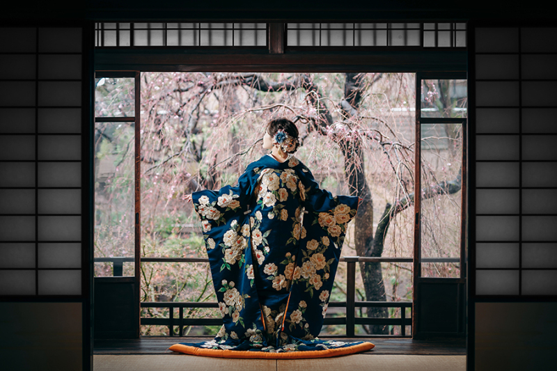 和装の後ろ姿ショット