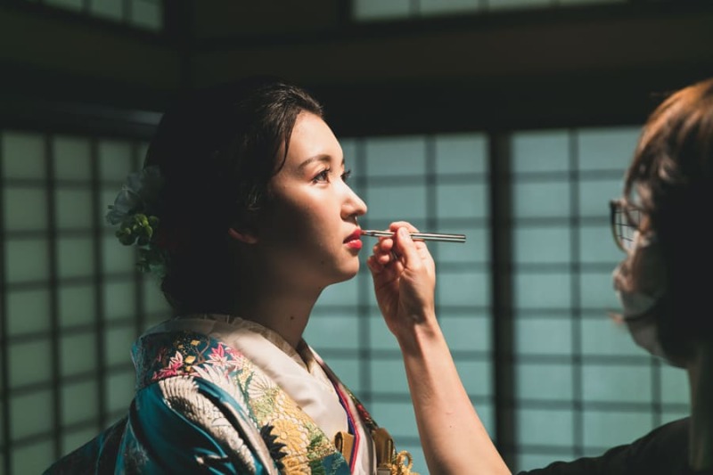 13:40 口紅も印象的に