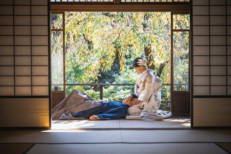 かわいらしい膝枕ショット♡