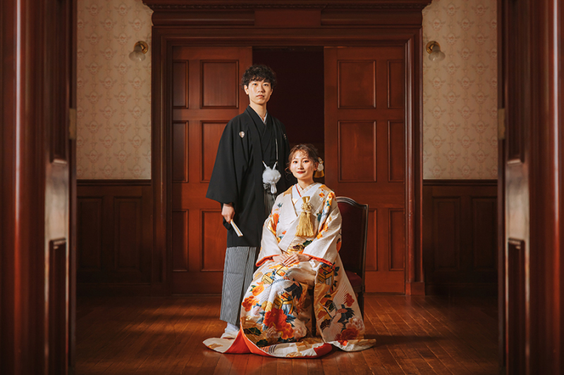 会場の椅子を利用して