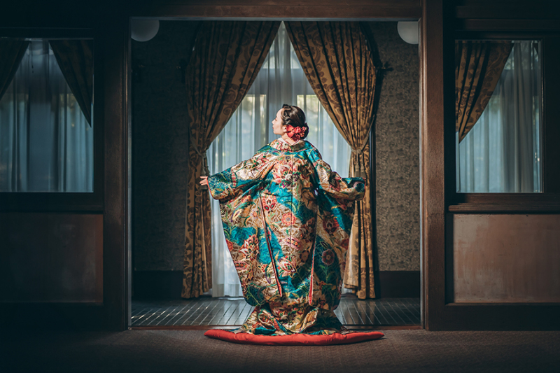 和装の後ろ姿ショット