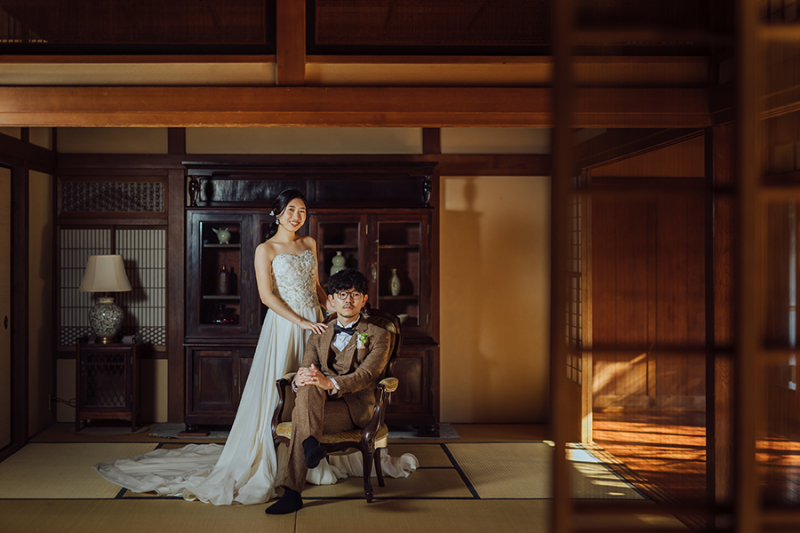 会場の椅子を利用して