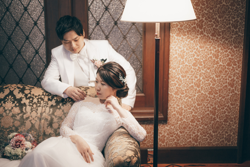 大人っぽいポーズでしっとりした撮影も