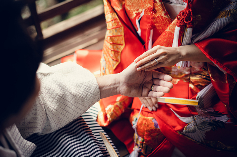 手は口ほどにものを言う