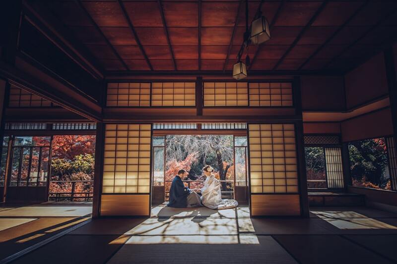 秋の日差しはやわらかい印象に