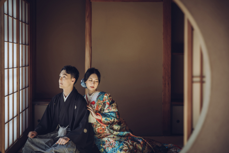 和室で密やかな雰囲気を