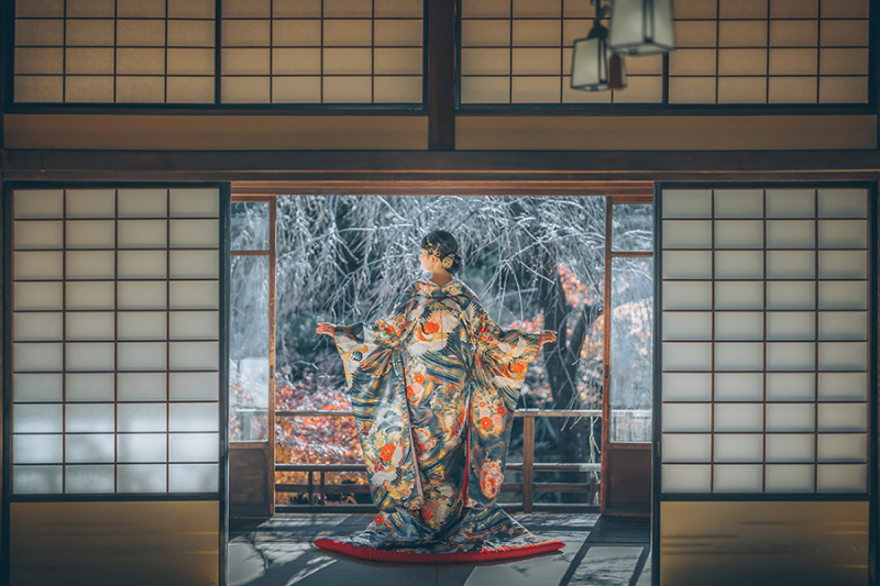 和装の後ろ姿ショット