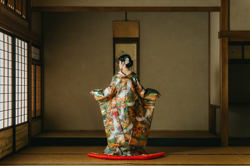 和装の後ろ姿ショット