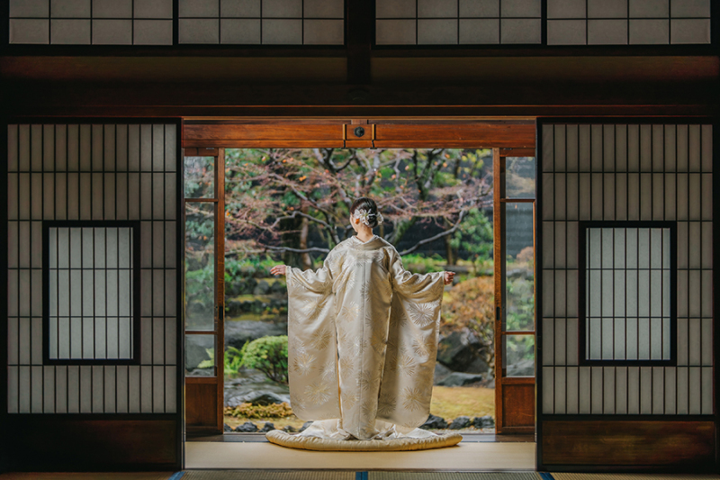 後ろ姿も美しく