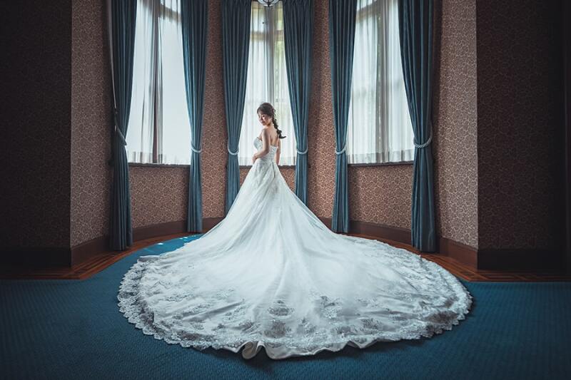 広がるトレーンが魅力的…♡