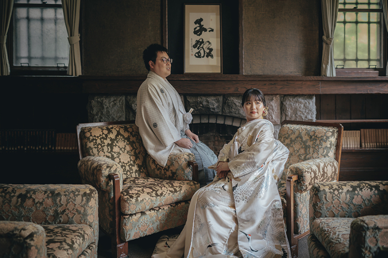 会場の椅子を利用して