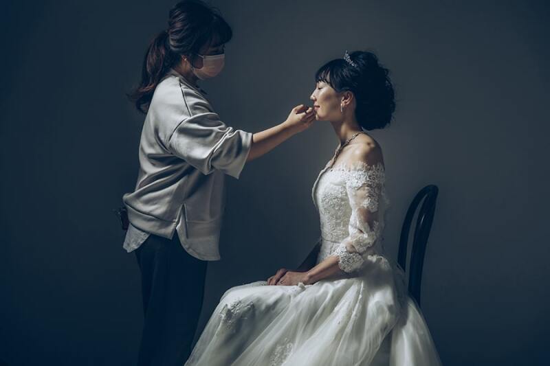 リップシーンも印象的に