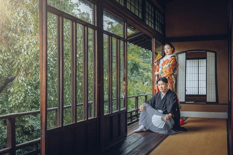 2階の窓際で自然を活かして