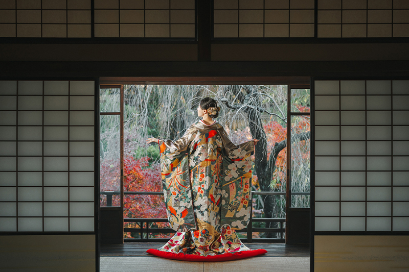後ろ姿も美しく
