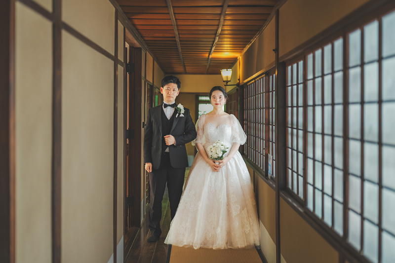 廊下でのカッコいいお写真も