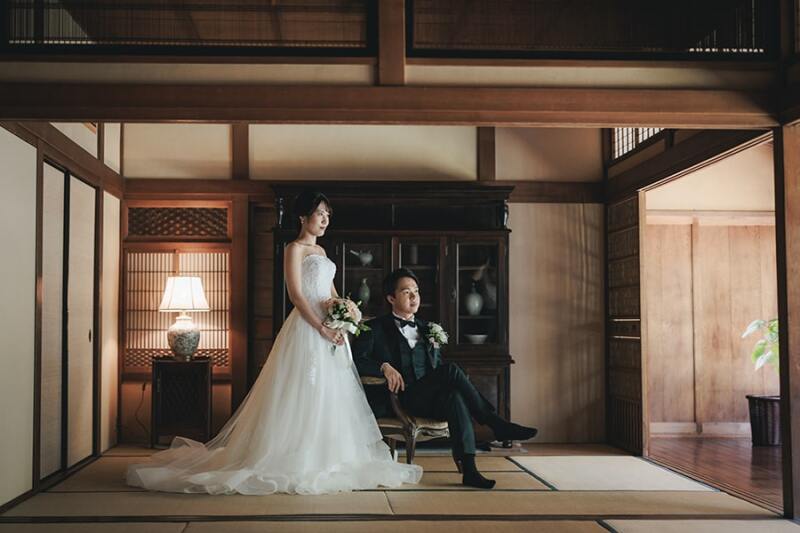 会場の椅子を利用して