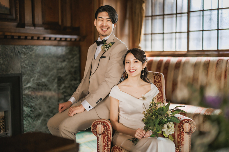 会場の椅子を利用して