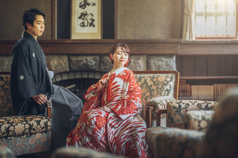 会場の椅子を利用して