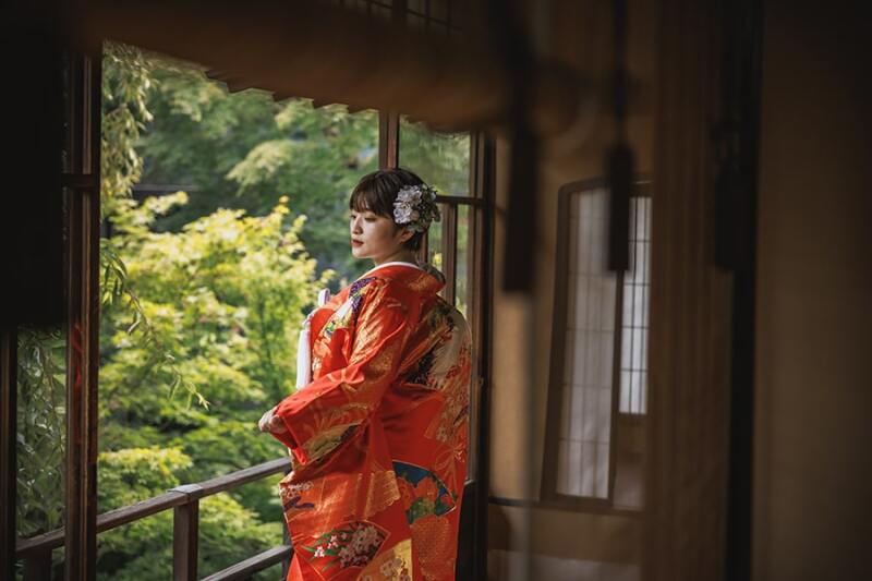 2着目は赤の打掛に