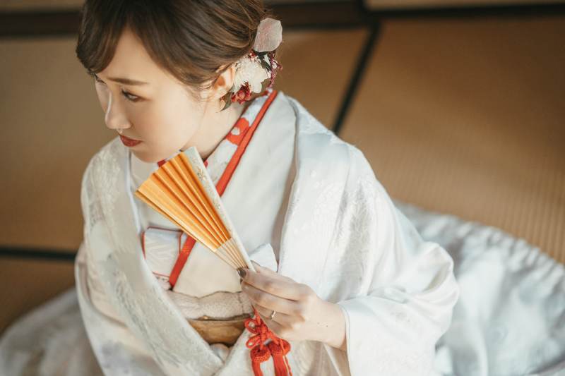 扇子を使用したカットも魅力的！