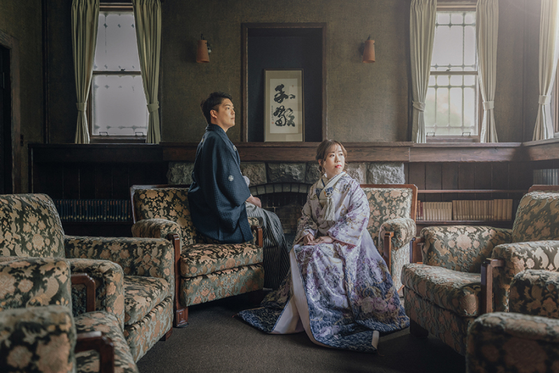 会場の椅子を利用して