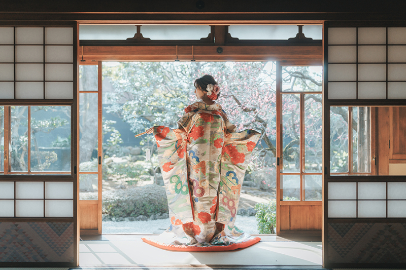 和装の後ろ姿ショット