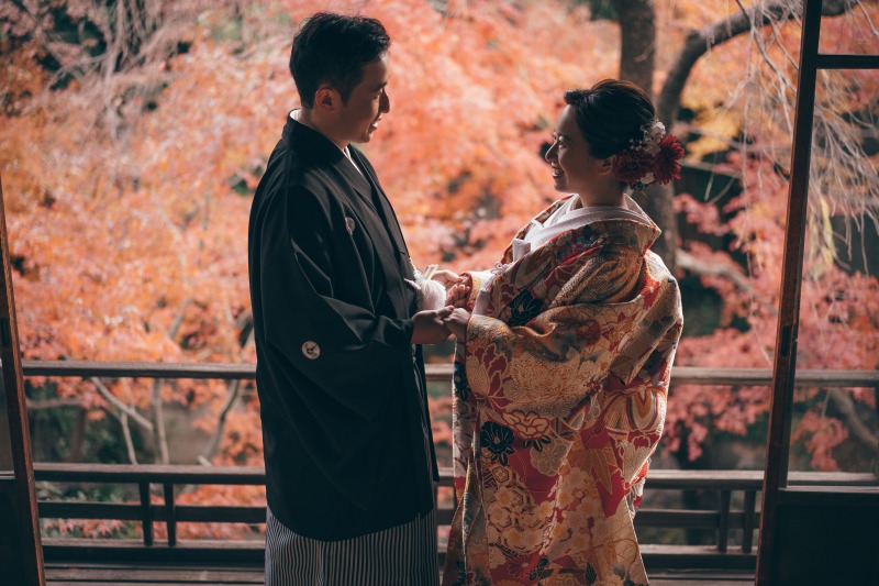燃えるような紅色