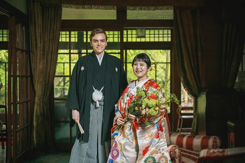 フォーマルな立ち姿