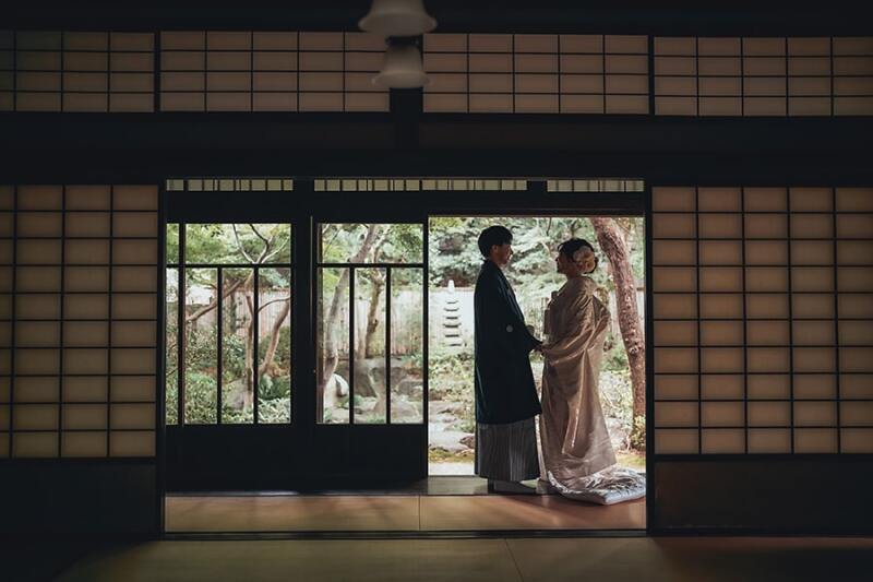 外の明るさを活かして