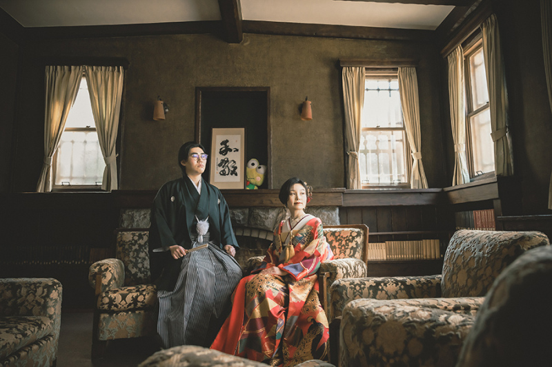 会場の椅子を利用して