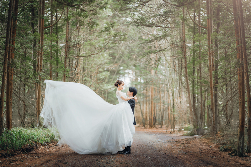 ドレスのトレーンを活かして!