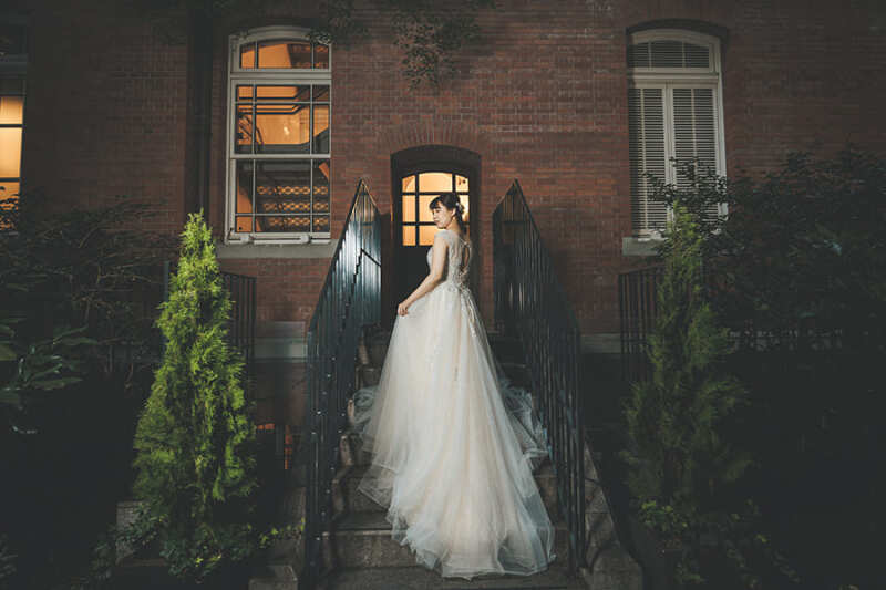 ドレスのトレーンを活かして!