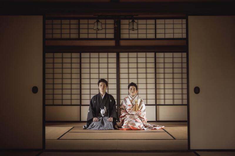 12:35 室内で正座カットも