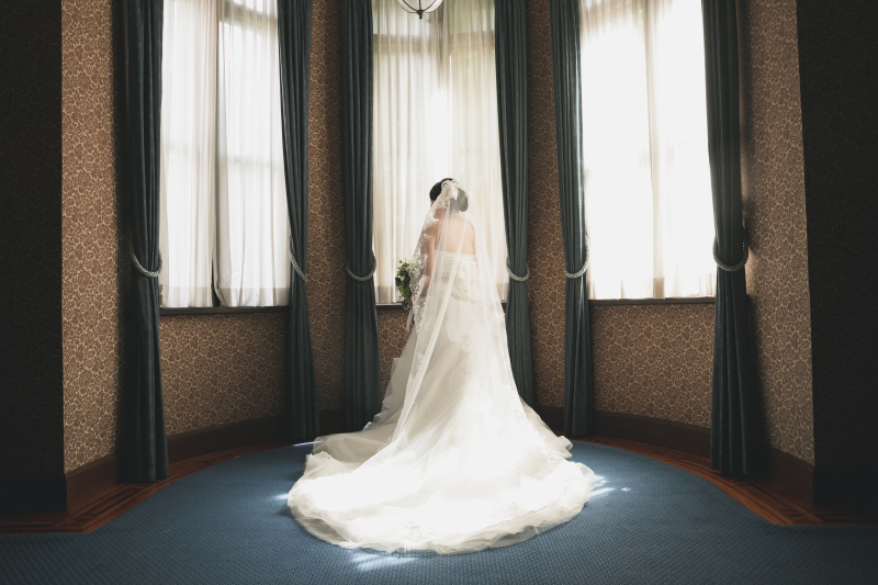 14:20 ドレスはやはり後ろ姿も