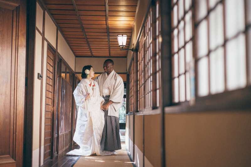 廊下を使用した奥行き感も