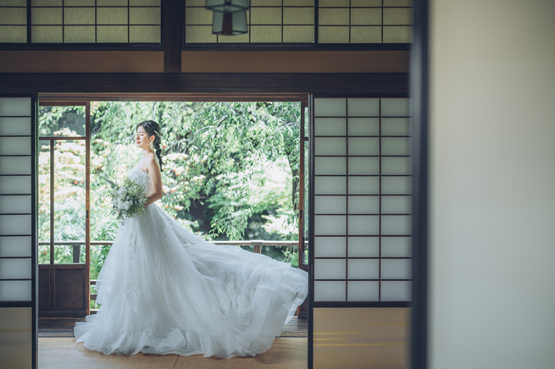 ドレスのトレーンを活かして！