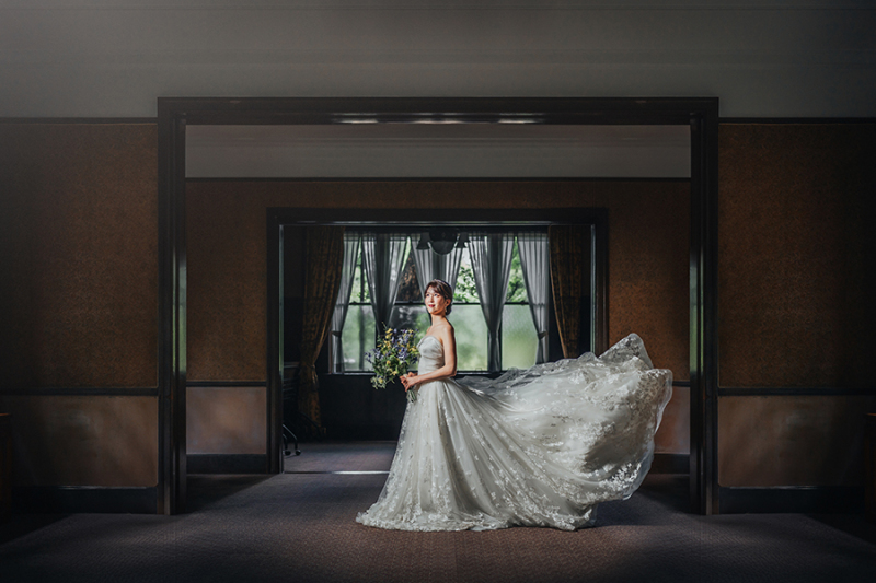 ドレスのトレーンを活かして!