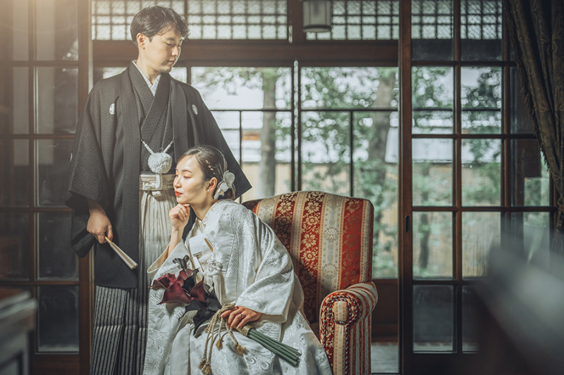 会場の椅子を利用して