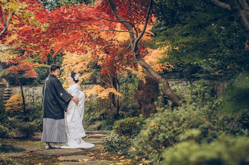 紅葉の赤と白無垢の相性◎
