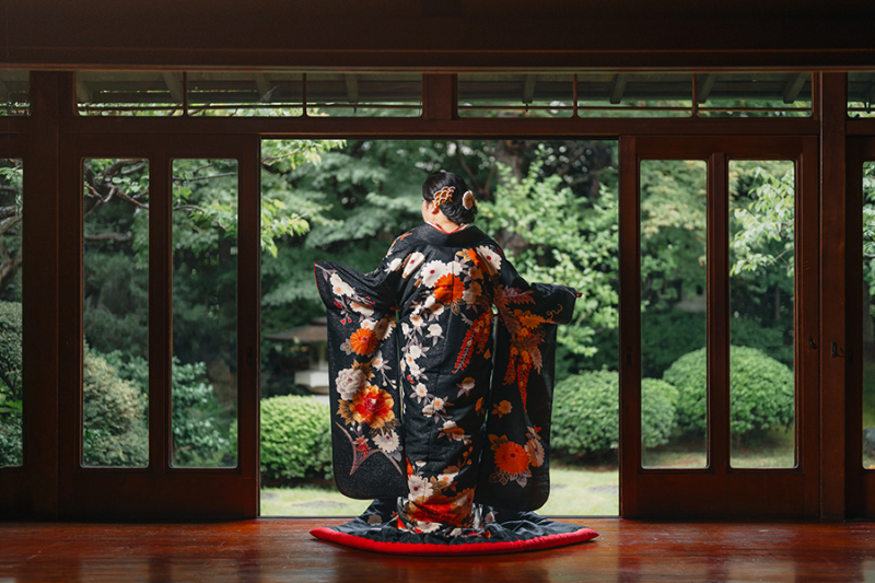 和装の後ろ姿ショット