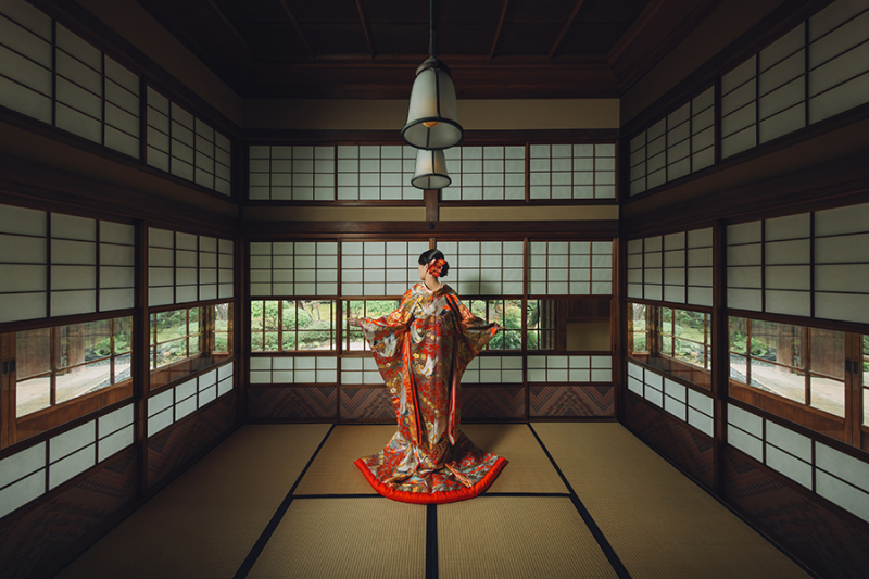 和装の後ろ姿ショット