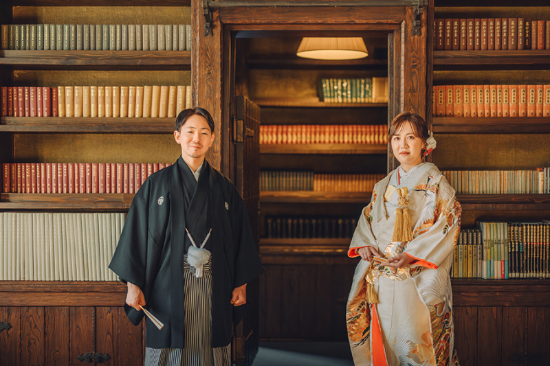 窓際で自然光を活かして